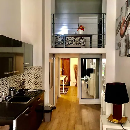 Duplex Patio Wilson شقة *